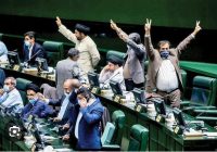 نمایندگان مجلس به جای تقابل بامردم به فکر مشکلات معیشتی باشند