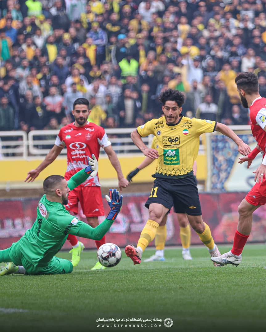 مرحله یک هشتم جام حذفی فوتبال *سپاهان برای سومین‌بار پرسپولیس را شکست داد